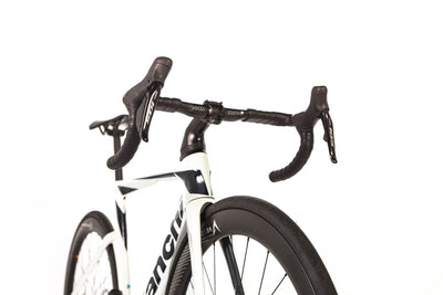 Bianchi Oltre Shimano 105 Di2 Disc Road Bike 2023, Size 53cm