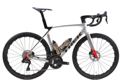 Trek Madone SL7 Gen 8 Shimano Ultegra Di2 Disc Road Bike 2024, Size M/L