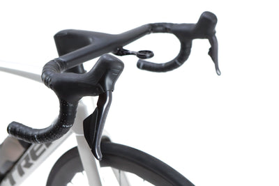 Trek Madone SL7 Gen 8 Shimano Ultegra Di2 Disc Road Bike 2024, Size M/L