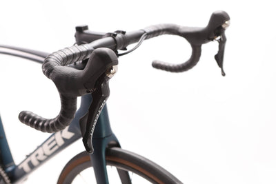 Trek Domane SL6 Shimano Ultegra Disc Road Bike 2022, Size 58cm