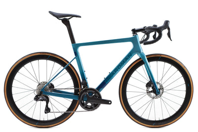 Boardman SLR 9.6 Shimano Ultegra Di2 Disc Road Bike 2023, Size Medium