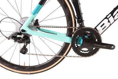 Bianchi Oltre XR4 Campagnolo Chorus Disc Road Bike 2022, Size 59cm