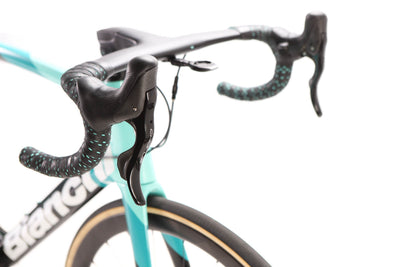 Bianchi Oltre XR4 Campagnolo Chorus Disc Road Bike 2022, Size 59cm