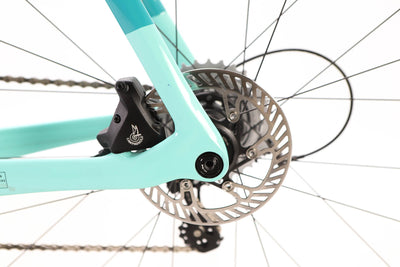 Bianchi Oltre XR4 Campagnolo Chorus Disc Road Bike 2022, Size 59cm