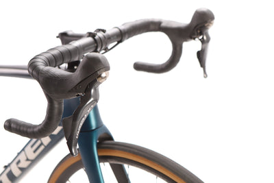 Trek Domane SL 6 Gen 3 Shimano Ultegra Disc Road Bike 2022, Size 52cm