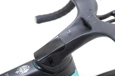 Bianchi Oltre Pro Shimano Ultegra Di2 Disc Road Bike 2023, Size 53cm