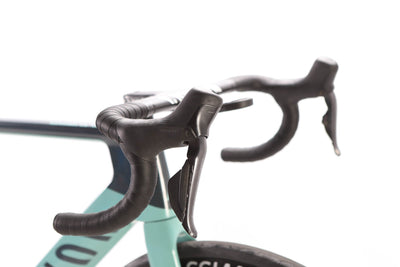 Canyon Aeroad CF SLX 8 Shimano Ultegra Di2 Disc Road Bike 2023, Size Medium
