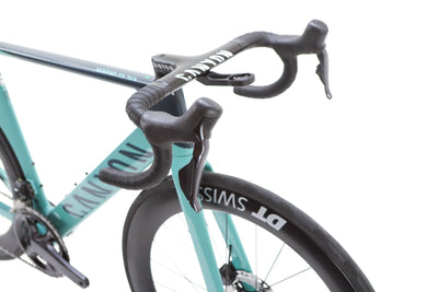 Canyon Aeroad CF SLX 8 Shimano Ultegra Di2 Disc Road Bike 2023, Size Medium