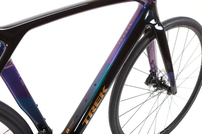 Trek Madone SL Gen 8 Shimano 105 Disc Road Bike 2025, Size M/L
