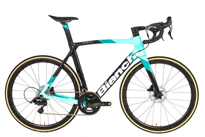 Bianchi Oltre XR4 Campagnolo Chorus Disc Road Bike 2022, Size 59cm
