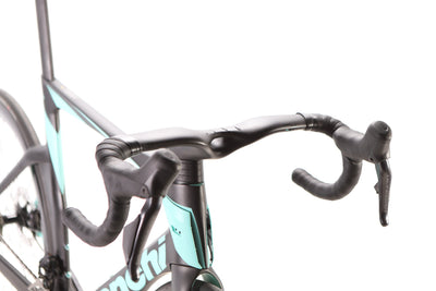Bianchi Oltre Pro Shimano Ultegra Di2 Disc Road Bike 2023, Size 57cm