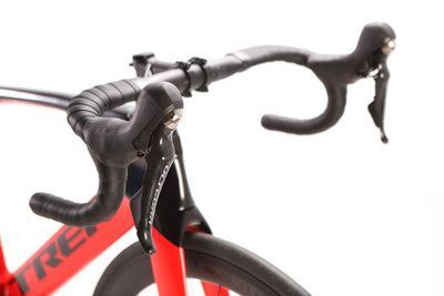 Trek Madone SL 6 Gen 6 Shimano Ultegra Disc Road Bike 2021, Size 54cm