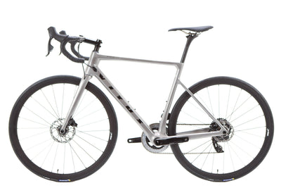 Vitus Vitesse Evo Sram Rival AXS Disc Road Bike 2022, Size Medium