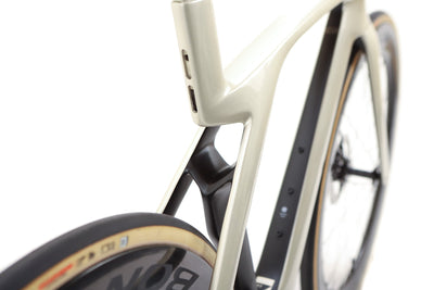 Trek Madone SLR 7 Gen 7 Shimano Ultegra Di2 Disc Road Bike 2023, Size 52cm