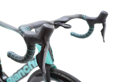 Bianchi Oltre Pro Shimano Ultegra Di2 Disc Road Bike 2023, Size 57cm