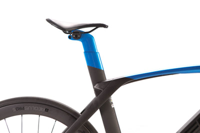 Trek Madone SL 7 Gen 6 Shimano Ultegra Di2 Disc Road Bike 2021, Size 56cm