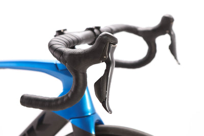 Trek Madone SL 7 Gen 6 Shimano Ultegra Di2 Disc Road Bike 2021, Size 56cm