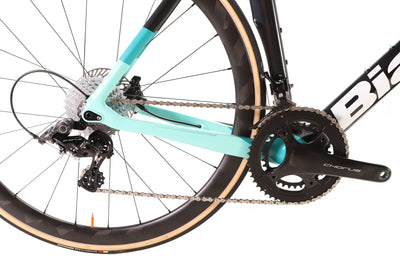 Bianchi Oltre XR4 Campagnolo Chorus Disc Road Bike 2022, Size 59cm