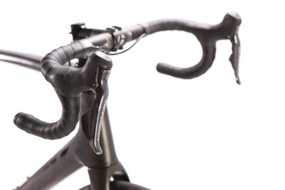 Trek Domane SLR 7 Gen 3 Shimano Ultegra Di2 Disc Road Bike 2019, Size 60cm
